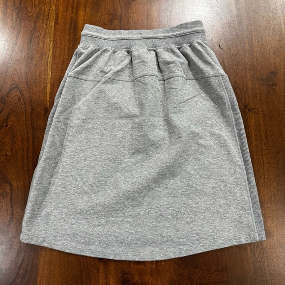 Lululemon Start Anew Skirt Size 2 - Picture 4 of 9